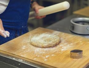 gateau de voyage amande miel et fleur de sel marque pays cathare