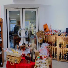 DONA CARCA BOUTIQUE